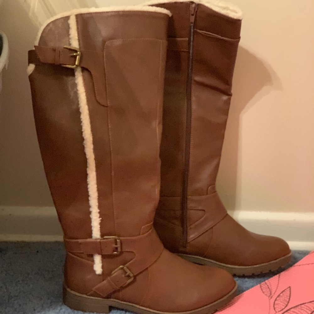 Brown Boot with Fur Trim